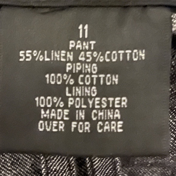 A Byer Black Linen Look Slacks Mid Rise Flared Leg
Business Casual Wear size 11 - Picture 6 of 6